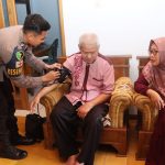 Rangkaian Hari Bhayangkara Ke-78, Polres Kebumen Gelar Anjangsana ke Anggota yang Sakit