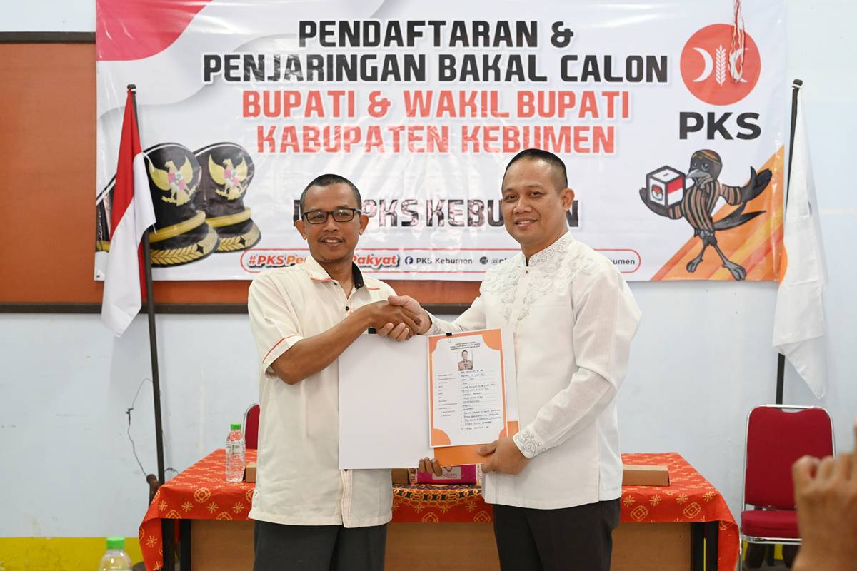 Serahkan Formullir Pendaftaran ke PKS, Bupati Kebumen Intens Komunikasi dengan 7 Parpol