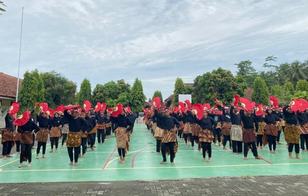 SMPN 1 Petanahan Gelar Pameran Seni dan Luncurkan Tari Santren